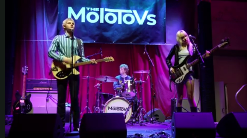 LIVE REVIEW: The Molotovs